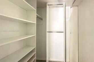 601 Three Islands Boulevard in Hallandale Beach, FL - Building Photo - Building Photo