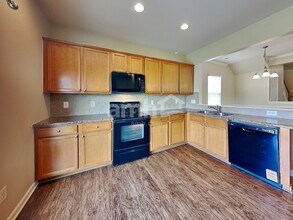 8018 McKee Dr in Raleigh, NC - Building Photo - Building Photo