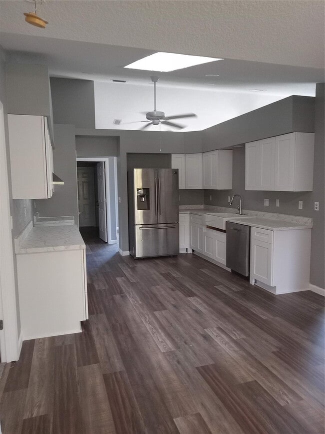 108 Greentree Ln in Yalaha, FL - Building Photo - Building Photo