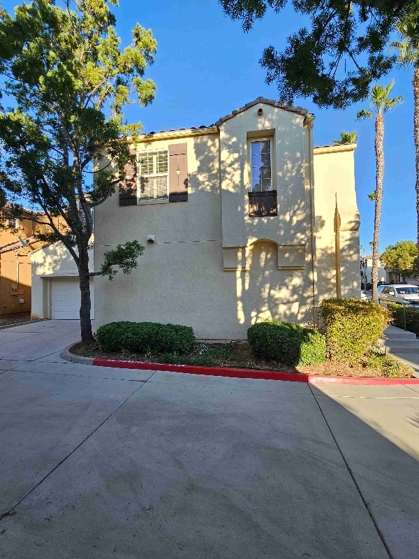 1000 Teatro Cir in El Cajon, CA - Building Photo - Building Photo