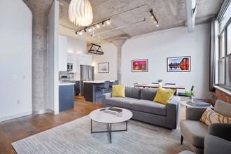 521 S 7th St in Minneapolis, MN - Building Photo - Building Photo