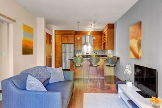 Vue Apartment Homes in Minneapolis, MN - Building Photo - Building Photo