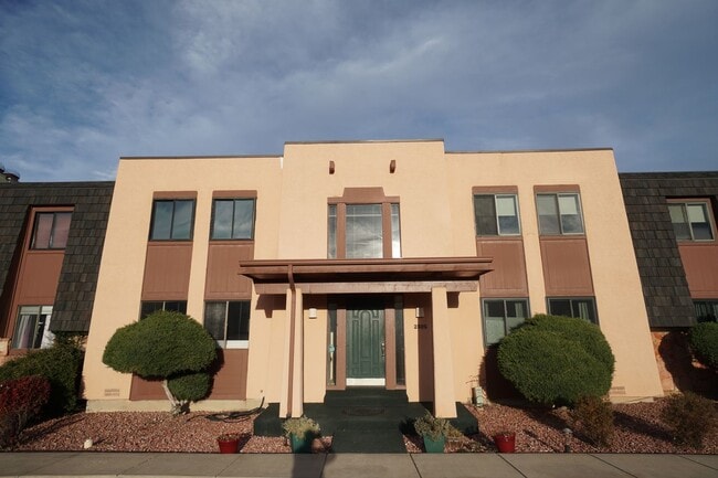 property at 2905 Mesa Rd