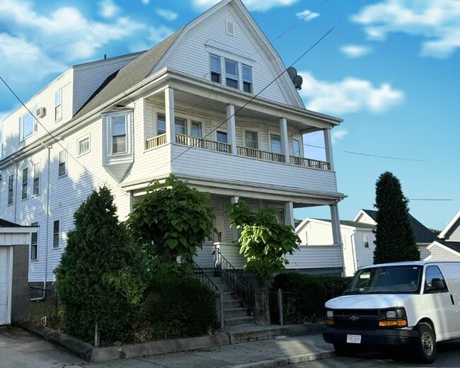 9 Sanger St, Unit 3