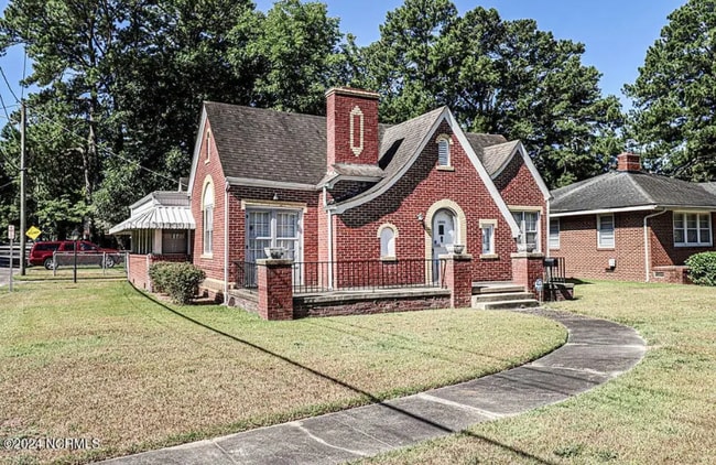 property at 1301 W Thomas St