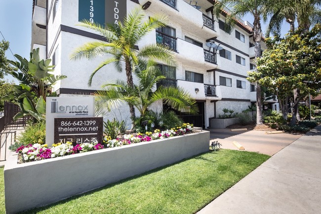 The Lennox Apartment in Los Angeles, CA - Foto de edificio - Building Photo