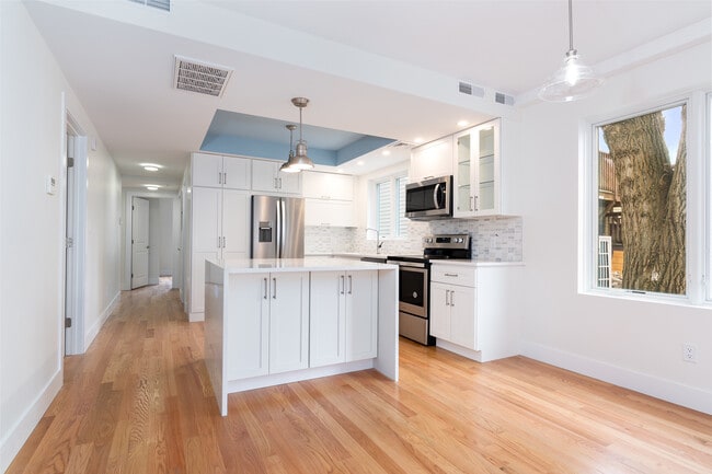 42 Dennis St, Unit 3