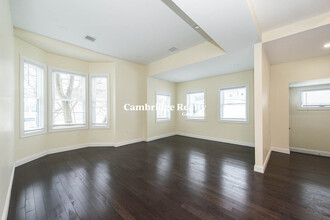 10 Marion St, Unit 1 in Medford, MA - Foto de edificio - Building Photo