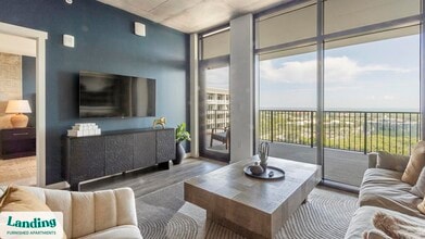 221 Main St N in St. Petersburg, FL - Foto de edificio - Building Photo