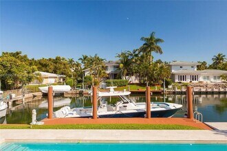 6831 Sunrise Ct in Coral Gables, FL - Building Photo - Building Photo