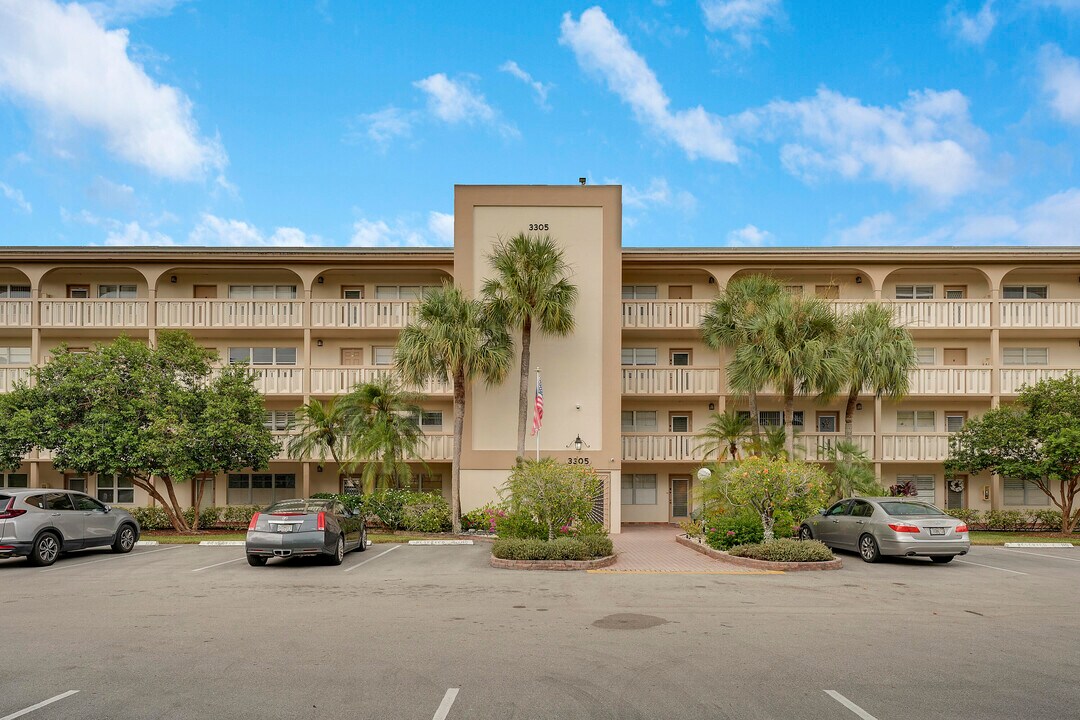 3305 Aruba Way in Coconut Creek, FL - Building Photo