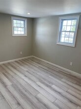 382 Deer Park Ave in Babylon, NY - Building Photo - Building Photo