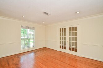 6611 Cypress Point Dr in Houston, TX - Building Photo - Building Photo