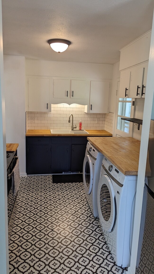 732 Fairview Rd in Asheville, NC - Building Photo - Building Photo