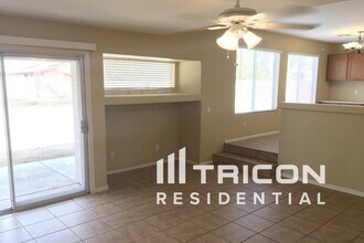 9556 W Hatcher Rd in Peoria, AZ - Building Photo - Building Photo
