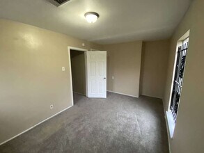 10818 Carlton Dr in Houston, TX - Building Photo - Building Photo
