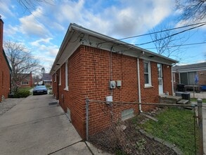 11457 Leverne in Redford, MI - Foto de edificio - Building Photo