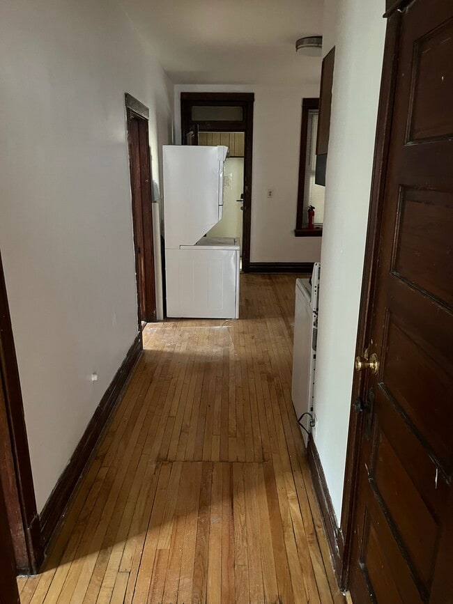 3130 W 40th Pl, Unit 1st floor in Chicago, IL - Building Photo - Building Photo