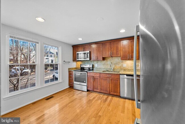 5718 Wood Mouse Ct in Burke Centre, VA - Building Photo - Building Photo