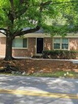 1219 Ashley Hall Rd, Unit 1219 Ashley Hall Rd #B in Charleston, SC - Building Photo