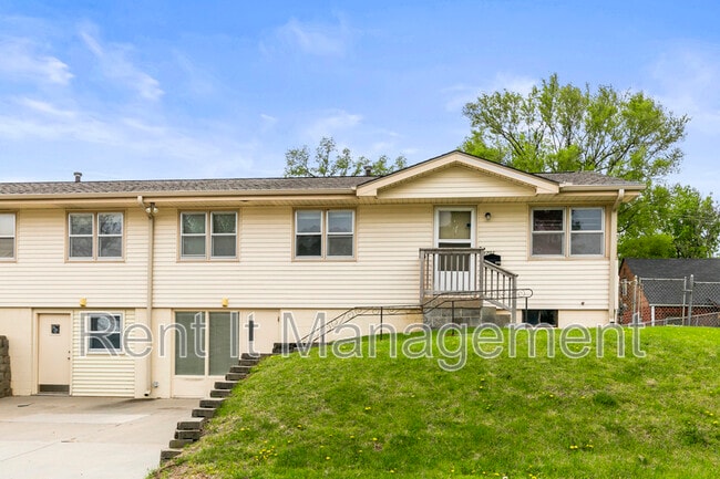 property at 3701 Saratoga St
