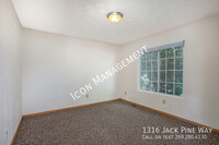 1316 Jack Pine Way in Kalamazoo, MI - Foto de edificio - Building Photo