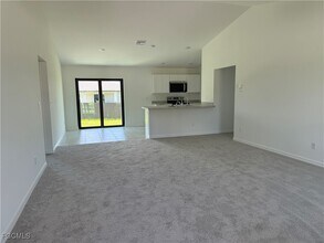 918 NE 33rd Ln in Cape Coral, FL - Building Photo - Building Photo