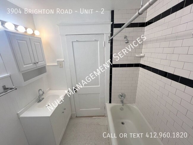 3904 Brighton Rd in Pittsburgh, PA - Building Photo - Building Photo