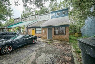 2100 Continental Ave in Tallahassee, FL - Building Photo