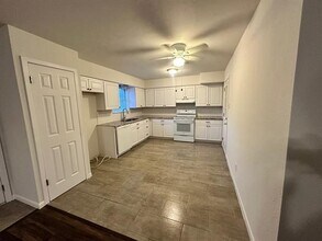 1017 Calcutta St in Hurst, TX - Building Photo - Building Photo