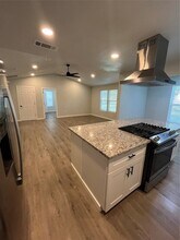 642 Astoria Ave, Unit 318 in Azle, TX - Building Photo - Building Photo