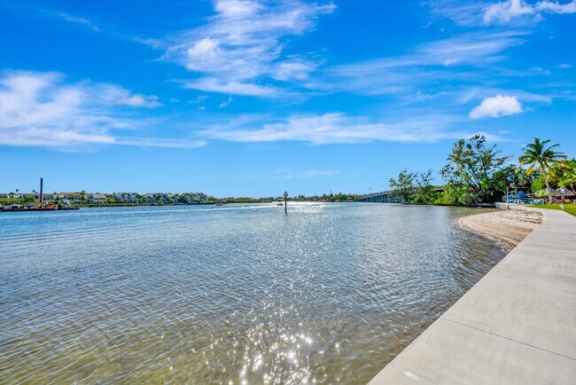 1542 Jupiter Cove Dr in Jupiter, FL - Building Photo - Building Photo