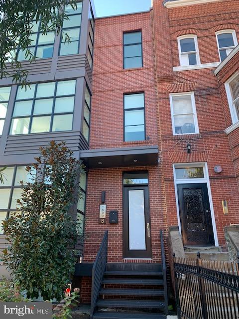 1502 17th St NW in Washington, DC - Foto de edificio