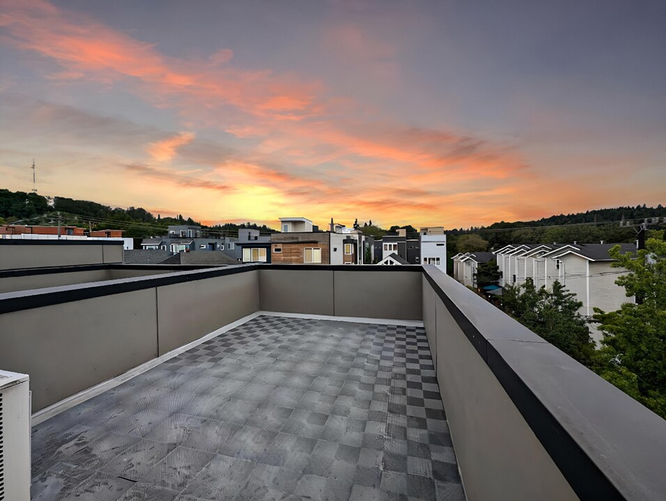 2622D SW Nevada St in Seattle, WA - Building Photo