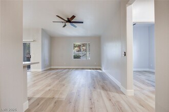 1008 Domnus Ln in Las Vegas, NV - Building Photo - Building Photo