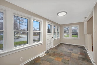4716 Douglas Rd in Downers Grove, IL - Building Photo - Building Photo