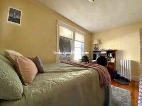 106 W Adams St, Unit 1st floor in Somerville, MA - Foto de edificio - Building Photo