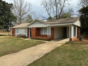 990 Parkwood Dr in Montgomery, AL - Building Photo - Building Photo