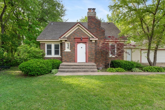 property at 1021 N Shore Dr