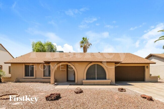 property at 6015 W Poinsettia Dr