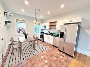 6 Wilbur Ct in Boston, MA - Building Photo - Building Photo