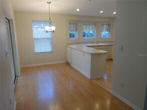 1221 NW 35th Ave in Gainesville, FL - Foto de edificio - Building Photo