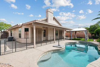 8021 W Rue De Lamour in Peoria, AZ - Foto de edificio - Building Photo