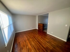 5811 Monrovia St in Shawnee, KS - Foto de edificio - Building Photo