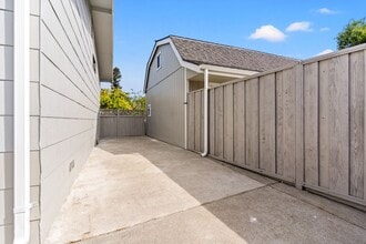 348 Hollister Ct in San Leandro, CA - Building Photo - Building Photo