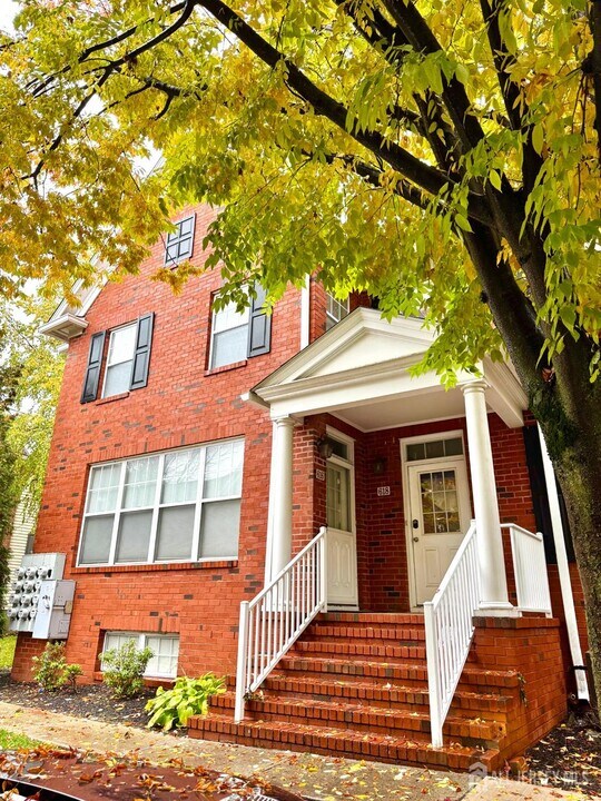 616 Middlesex Ave in Metuchen, NJ - Building Photo