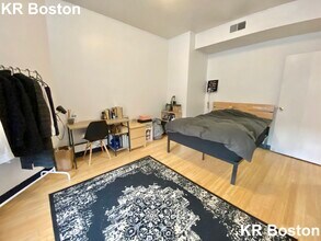 243 Harvard Ave, Unit 4 in Boston, MA - Foto de edificio - Building Photo