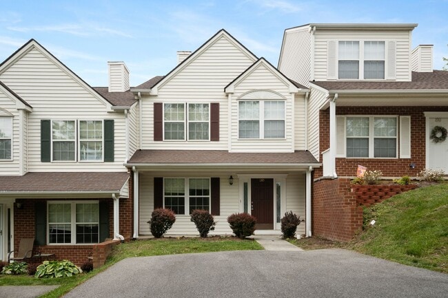 property at 210 Willow Oak Dr NW