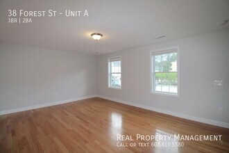 38 Forest St in Dover, NH - Building Photo - Building Photo