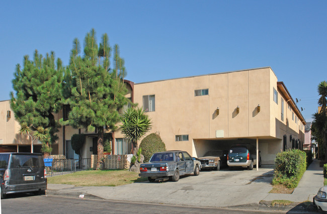 1970 S Garth Ave in Los Angeles, CA - Building Photo - Building Photo